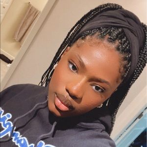 Meet your Posher, Danielle